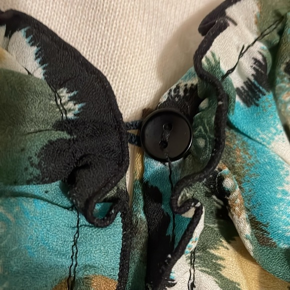 Collared Patterned Blouse - Picture 7 of 7